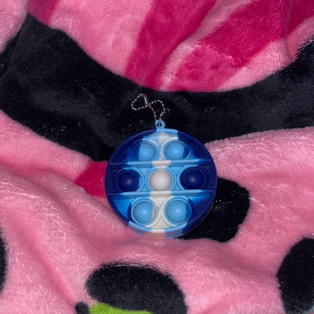 Miniature tie-dye keychain pop it